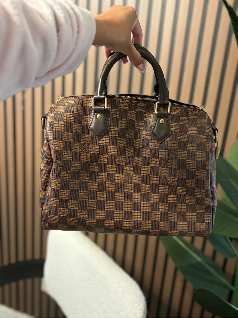AUTHENTIC LOUIS VUITTON SPEEDY 25